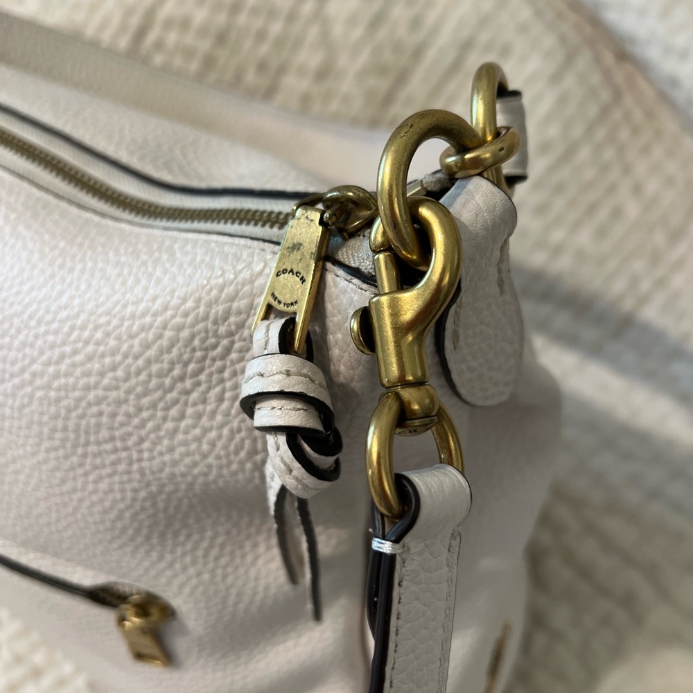 Coach Cream Leather Shay Shoulder Bag - Picture 5 of 9